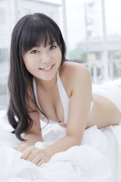 女生仙女棒坐着使用的仙女棒视频